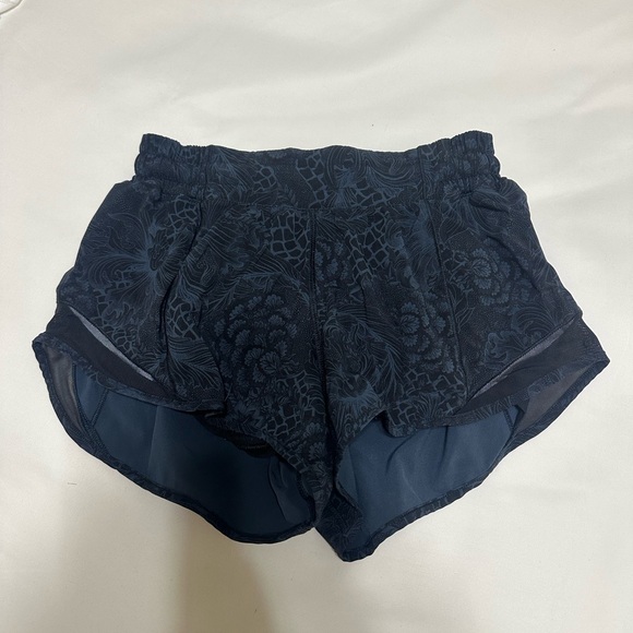 lululemon athletica Pants - Lululemon women’s athletic shirts